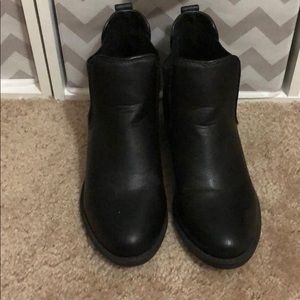 Black Chelsea boots